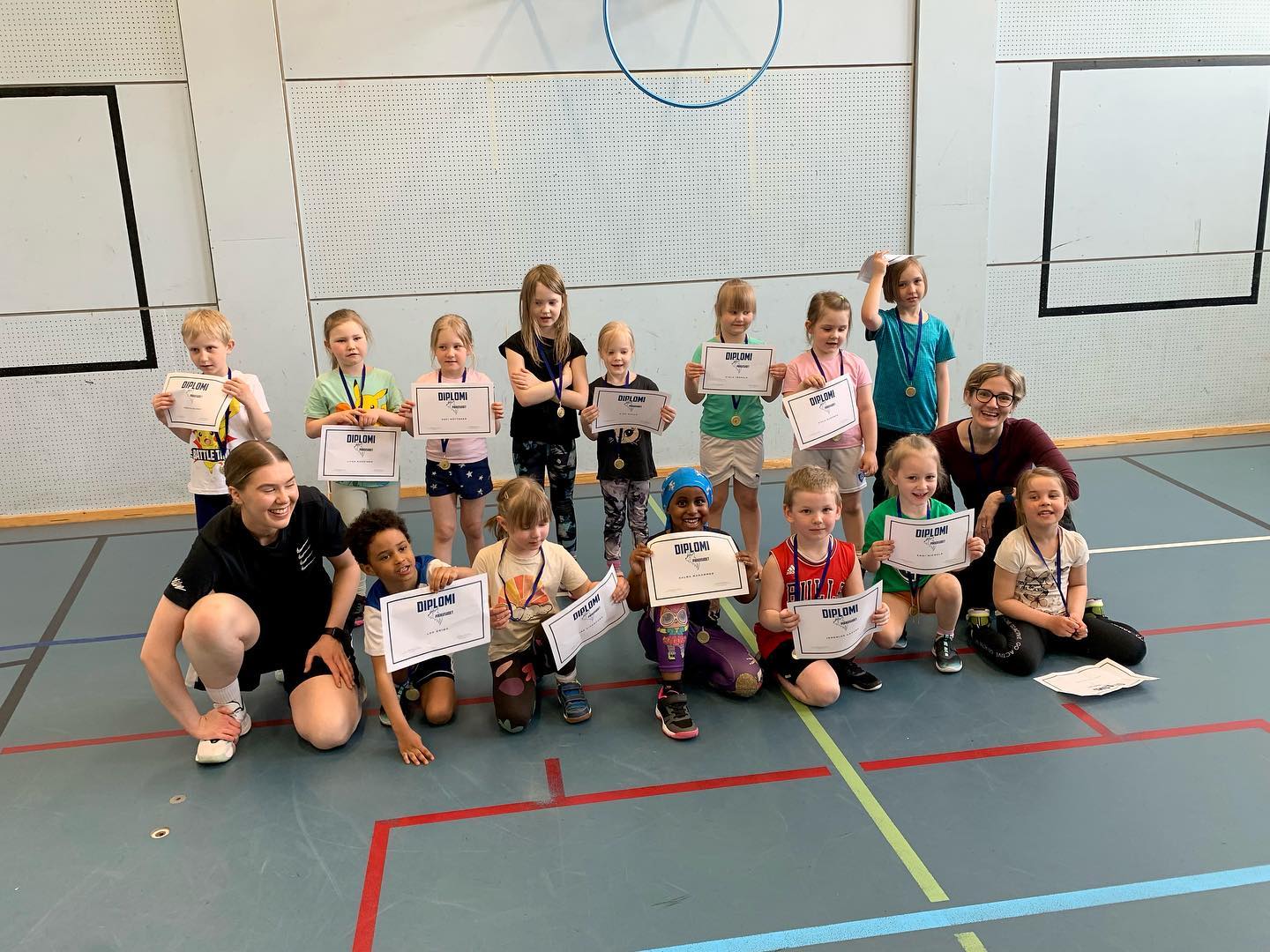 Myös Pikkususien kausi saatiin tänään päätökseen! 💙🐺

Kiitos kaikille! 🌻

Yy.. kaa.. koo.. SUSI! 🏀

. . . . 

Även Minivargarnas säsong avslutades idag bl.a med medaljer och kex 💙🐺

Tack till alla som varit med oss 🌻

Ett..två..tre.. SUSI! 🏀