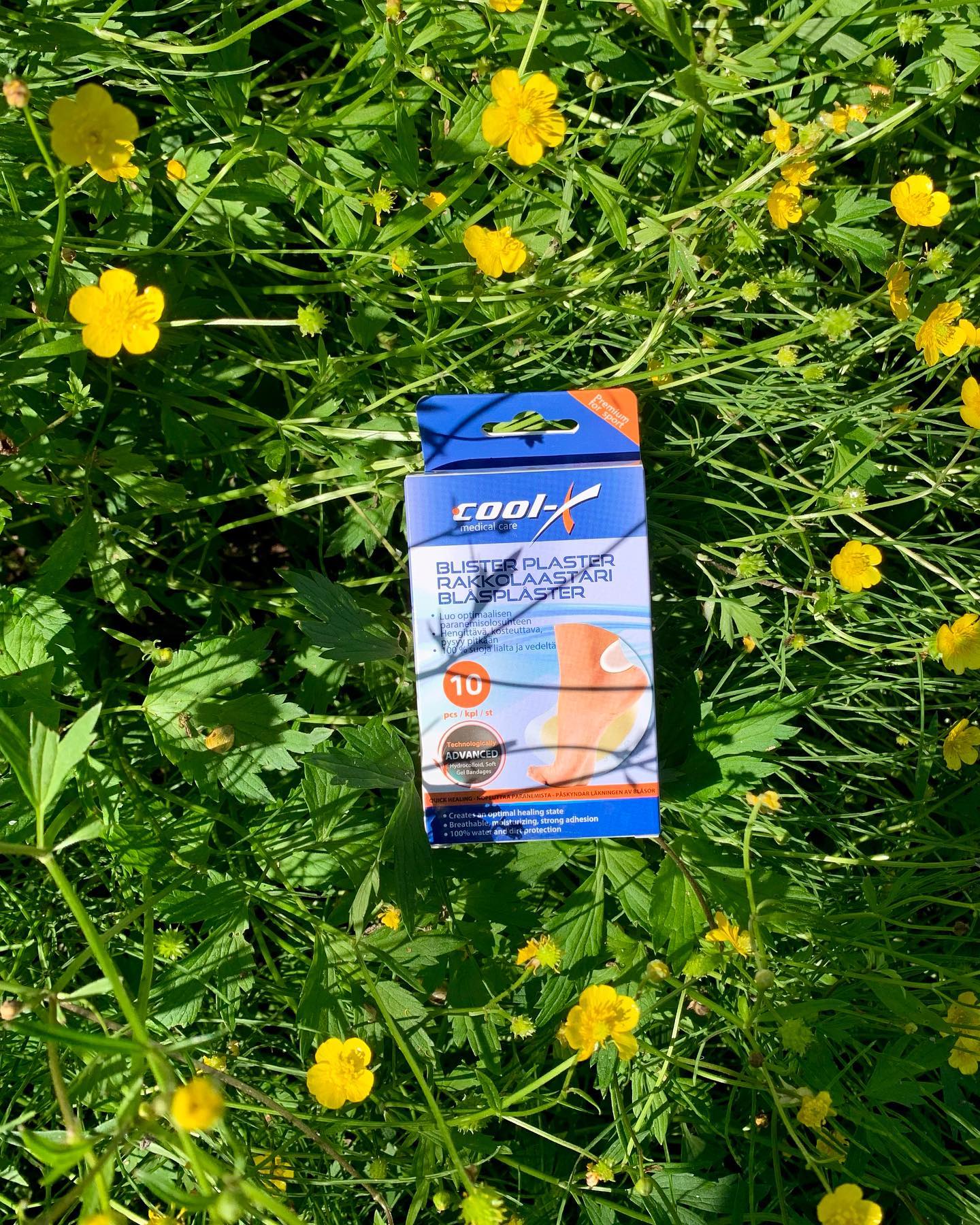 Kesä sisältää paljon urheilua sekä juhlaa 🥰 @coolxtuotteet rakkolaastarit ovat täällä sinua varten, jotta sinä voit keskittyä olennaiseen 🌻
Cool-X Rakkolaastari on rakkojen ja hiertymien ennaltaehkäisyyn ja hoitoon suunniteltu laastari. Nopeuttaa rakkojen paranemista. Muodostaa suojan, joka vähentää hankauksen aiheuttamaa kipua. 🩹
Kiitos @coolxtuotteet 🫶🏼💛